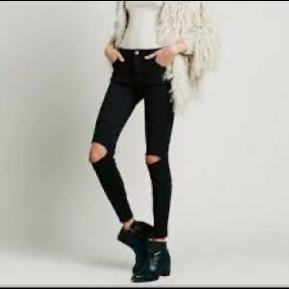 Free People Pants - Free People ripped knee jeans